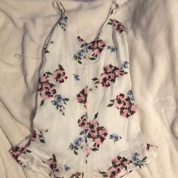 Kendall & Kylie Romper - Picture 2 of 3